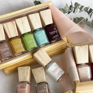 ¿Qué son los esmaltes 10/20-Free? Belleza más limpia para tus uñas