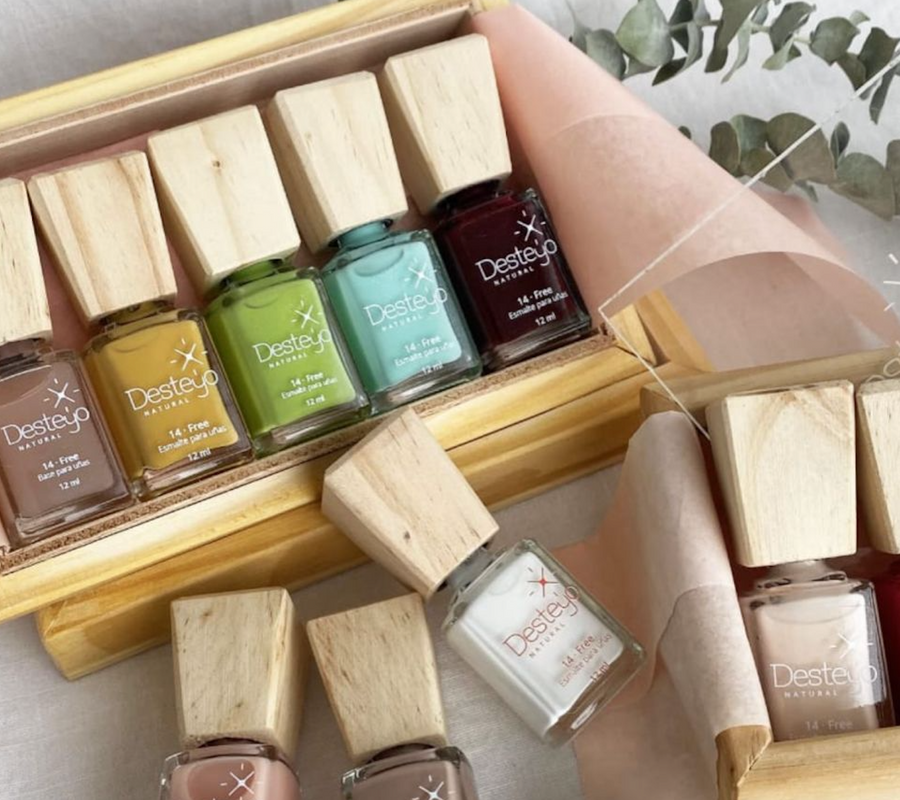 ¿Qué son los esmaltes 10/20-Free? Belleza más limpia para tus uñas